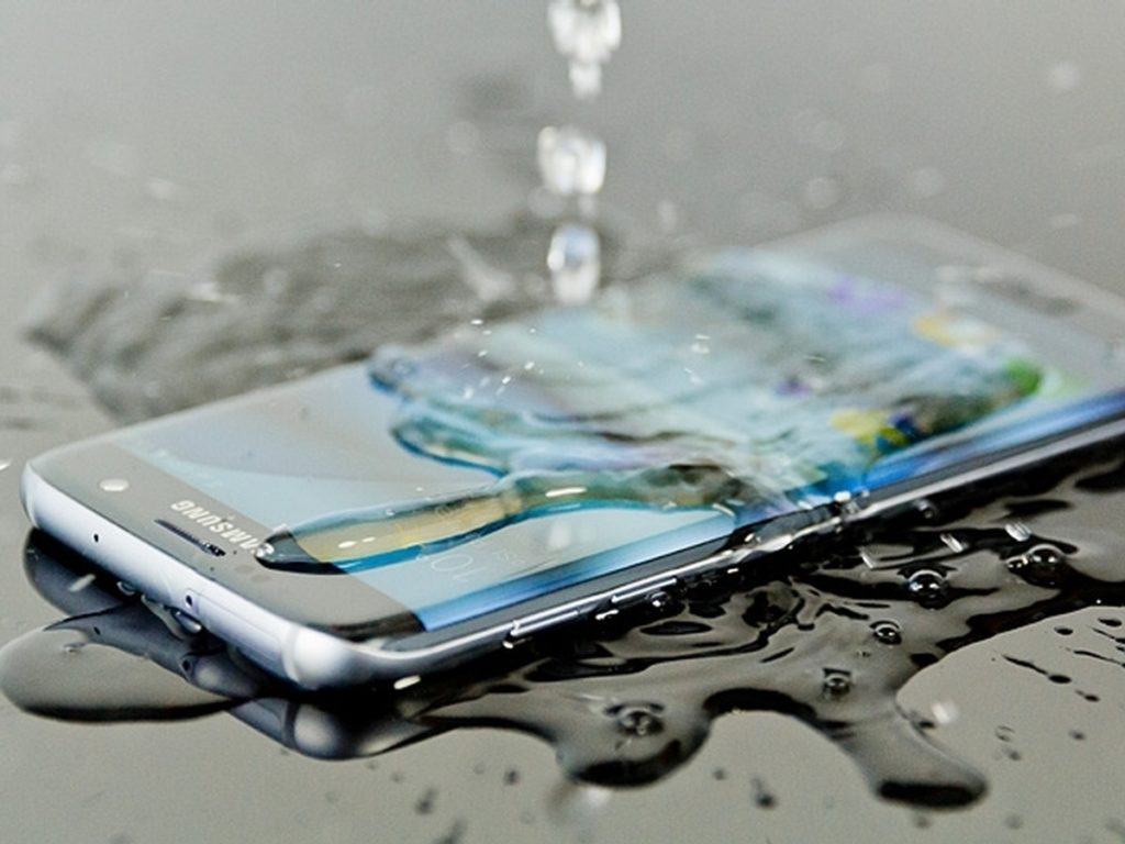 quand le téléphone tombe dans l'eau